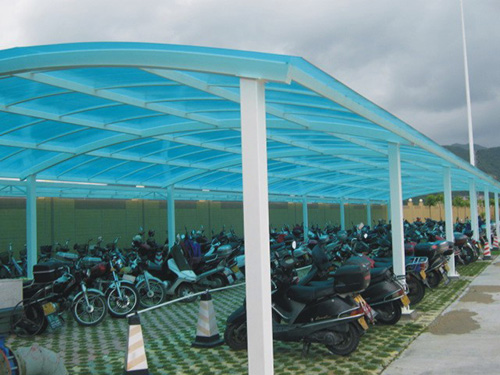 工廠外自行車雨棚
